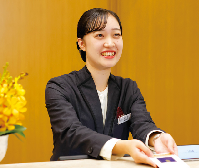 ホテル学科　並木 日菜さん