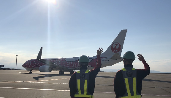 飛行機が飛ぶまでの裏側を探検! 羽田空港制限区域見学ツアー
