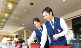 ホテル料飲部門で2カ月