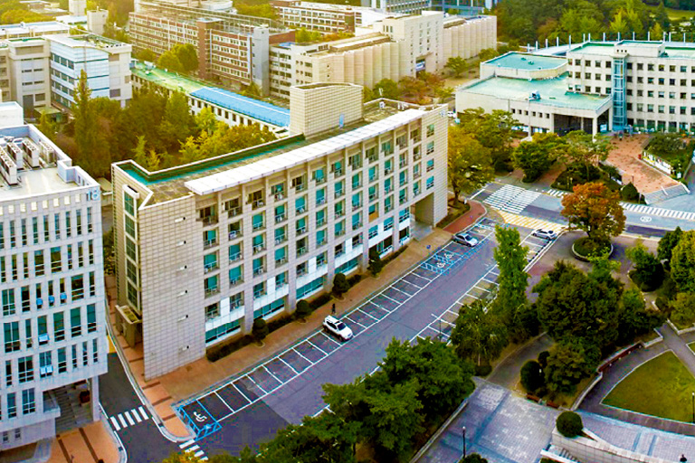 建国大学校