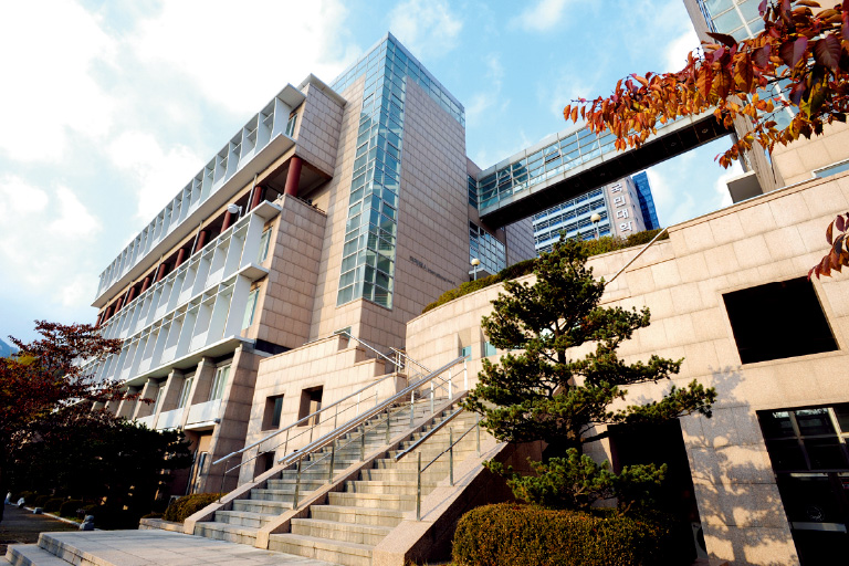 国民大学校