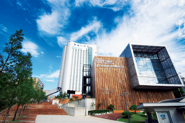 崇實大学校